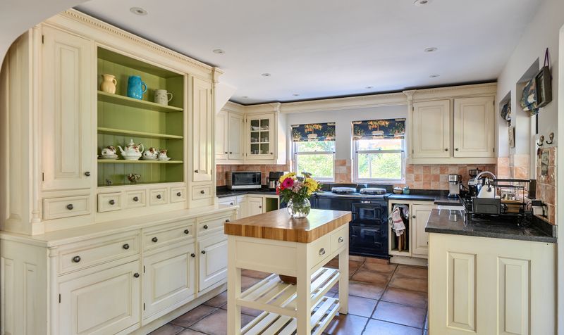Larkhurst, 11 Highfields, Ashtead KT21 2NL