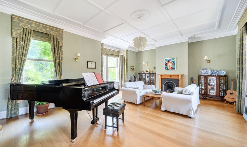 Larkhurst, 11 Highfields, Ashtead KT21 2NL