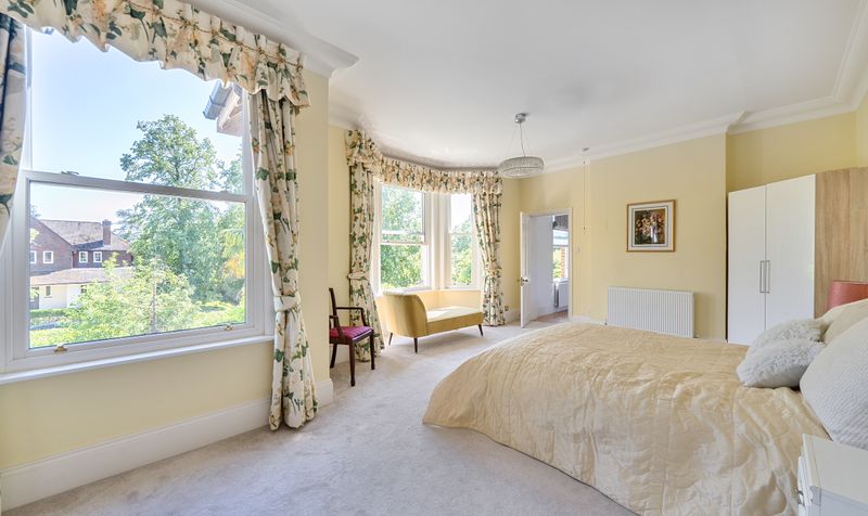 Larkhurst, 11 Highfields, Ashtead KT21 2NL