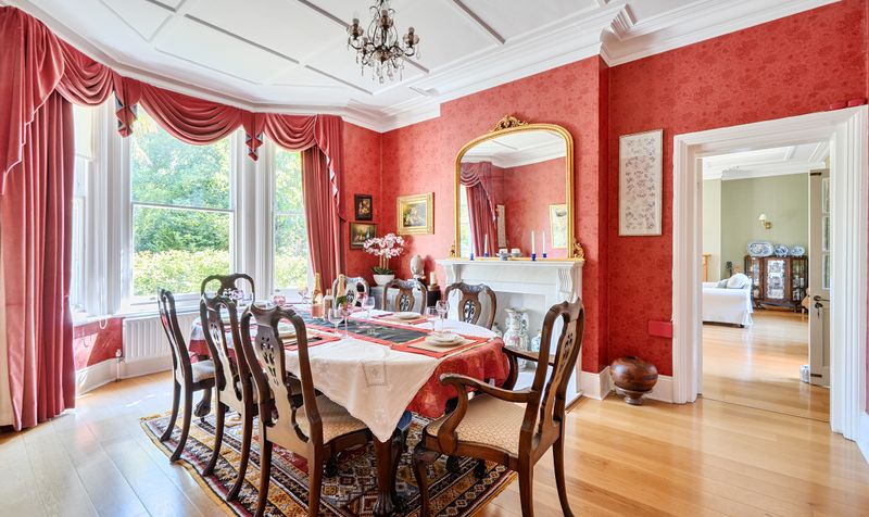Larkhurst, 11 Highfields, Ashtead KT21 2NL