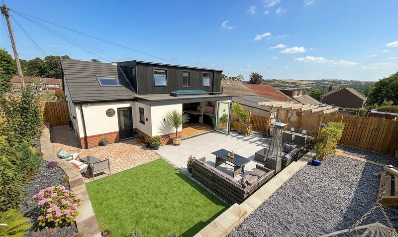 Lincroft Avenue, Huddersfield, HD5