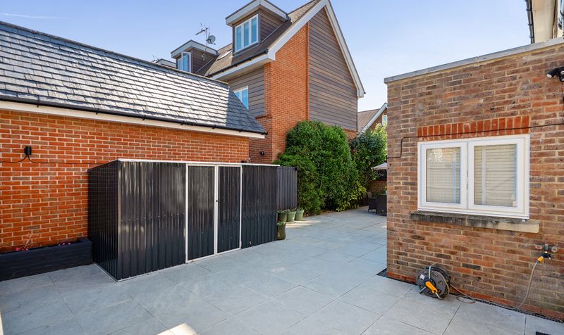 Mulberry Way, Ashtead, KT21