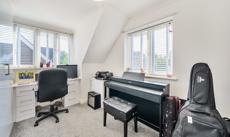 Mulberry Way, Ashtead, KT21