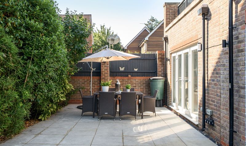 Mulberry Way, Ashtead, KT21
