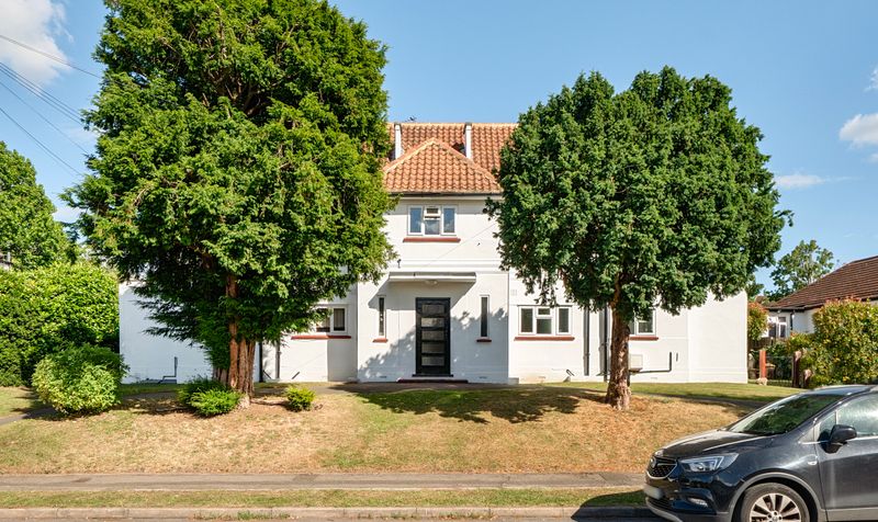 Manor Green Road, Epsom, KT19