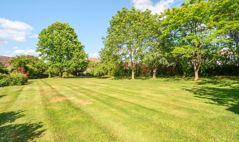 Manor Green Road, Epsom, KT19