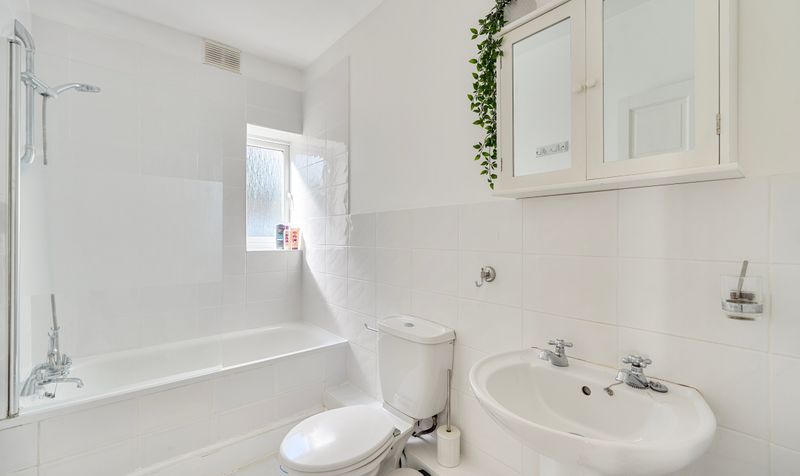 Manor Green Road, Epsom, KT19