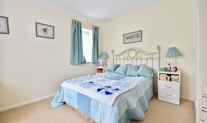 Petters Road, Ashtead, KT21