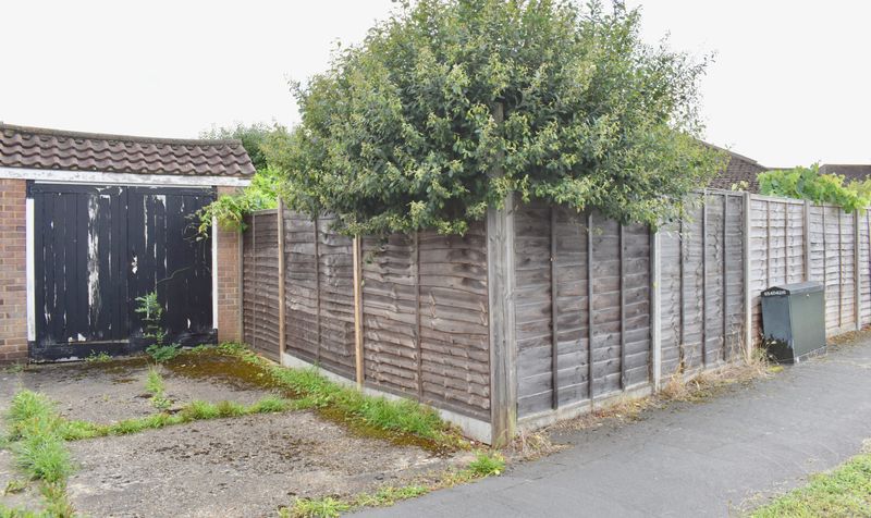 Petters Road, Ashtead, KT21