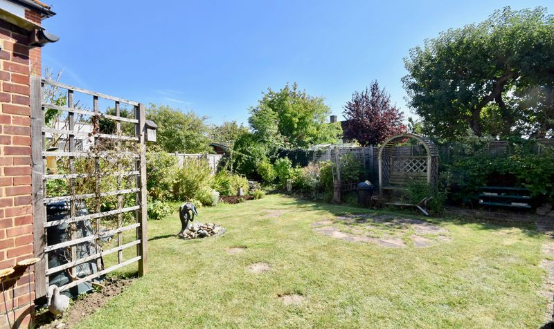 Petters Road, Ashtead, KT21