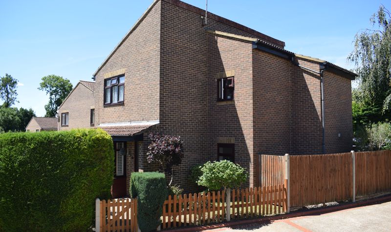 Allum Grove, Tadworth, KT20