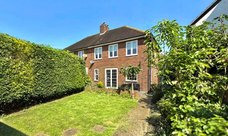 Kingston Avenue, Leatherhead, KT22