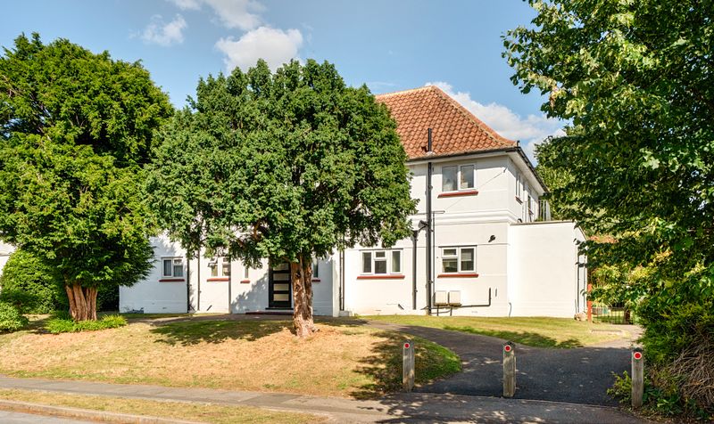 Manor Green Road, Epsom, KT19