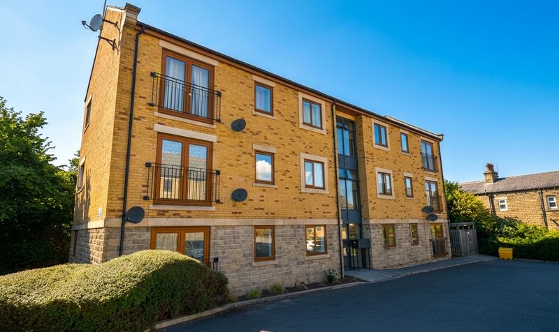 Greenlea Court, Huddersfield, HD5