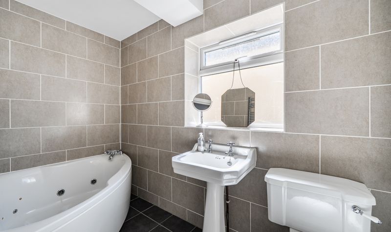 Overdale, Ashtead, KT21