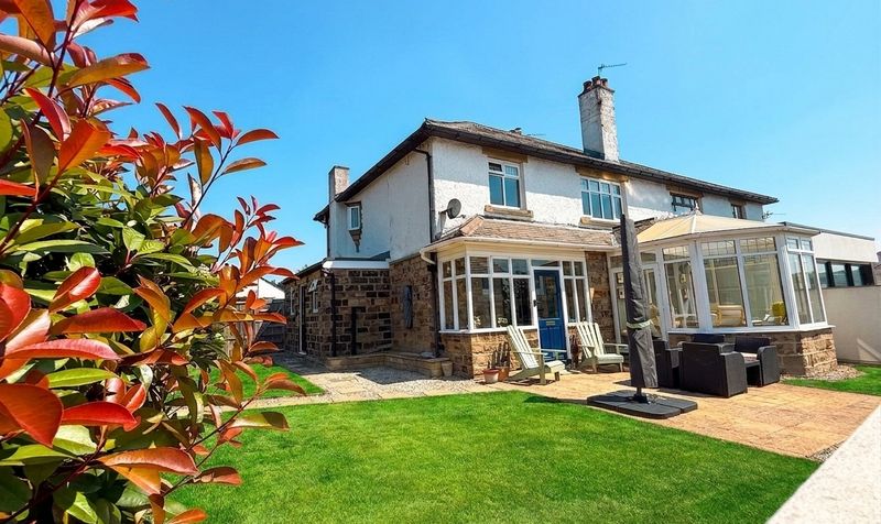 Knowl Road, Mirfield, WF14