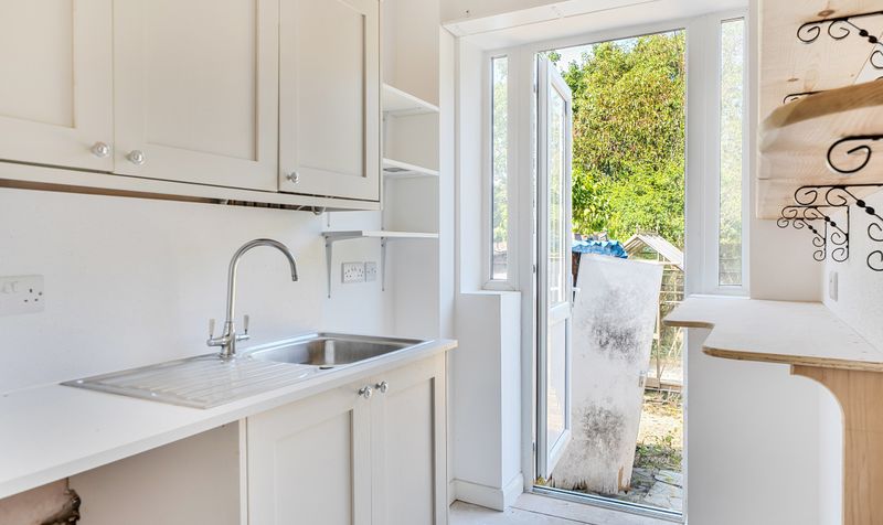 Castle Avenue, Epsom, KT17