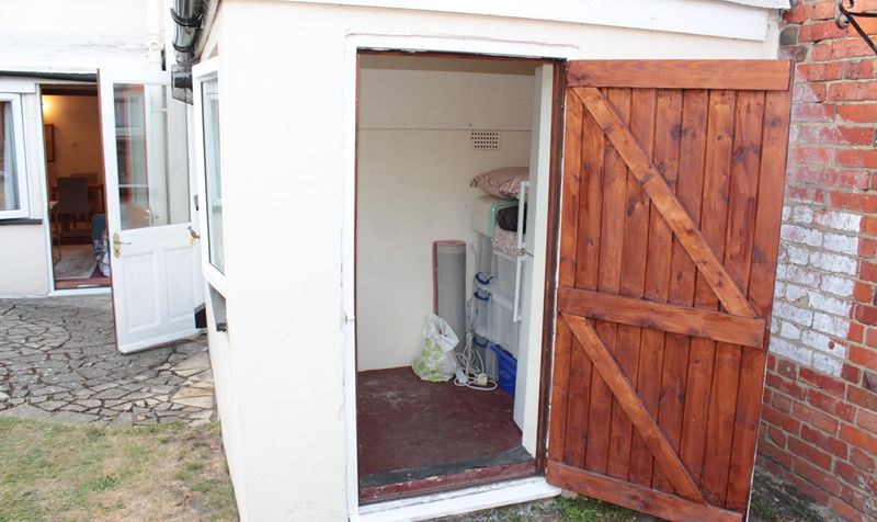 The Street, Ashtead, KT21