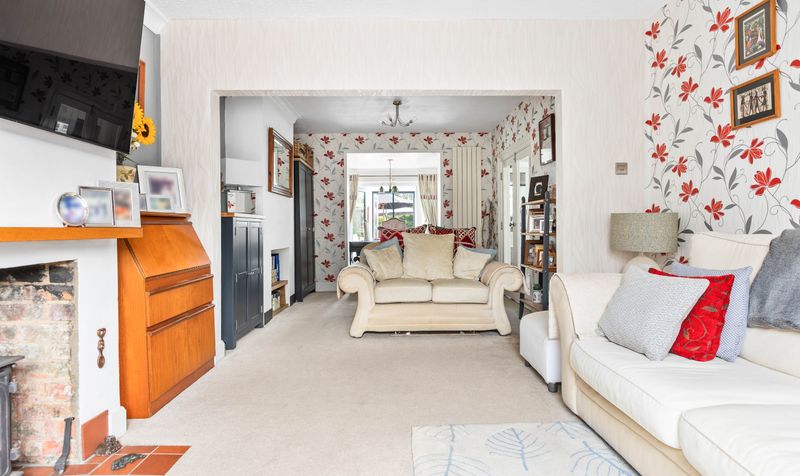 3 Bedroom House For Sale &ndash; Station Road, Lower Stondon, SG16 3