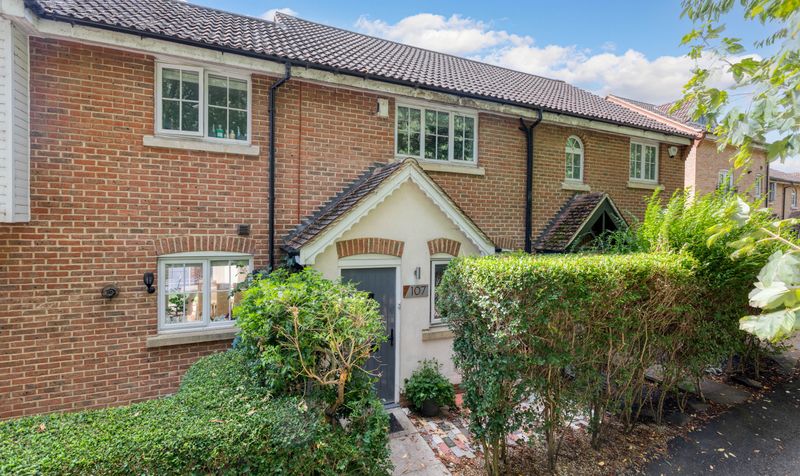 2 Bedroom House For Sale &ndash; Cleveland Way, Stevenage, SG1