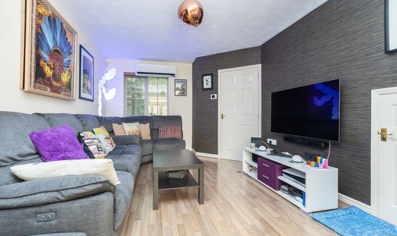 2 Bedroom House For Sale &ndash; Cleveland Way, Stevenage, SG1 2