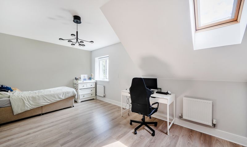 Richmond Crescent, Epsom, KT19