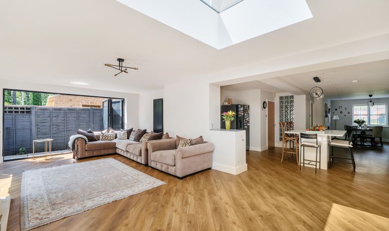 Richmond Crescent, Epsom, KT19