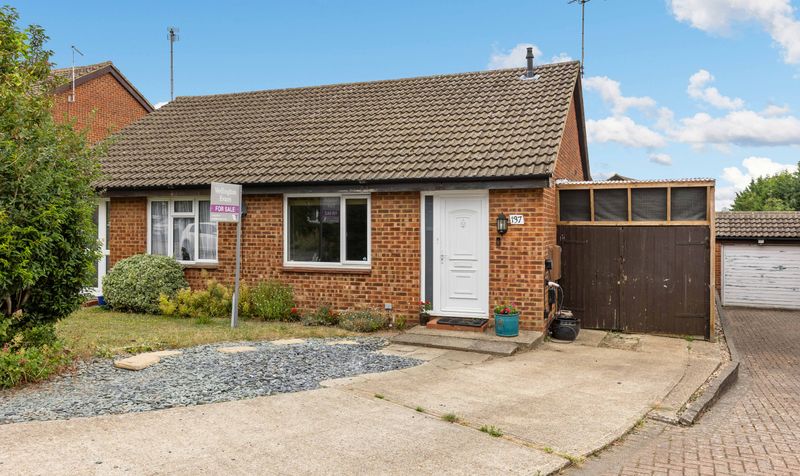 2 Bedroom Bungalow For Sale &ndash; Coleridge Close, Hitchin, SG4