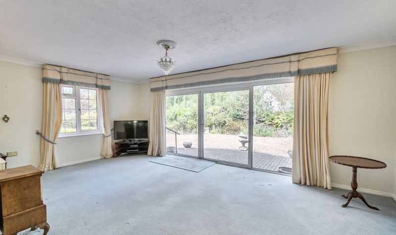 Warwick Gardens, Ashtead, KT21