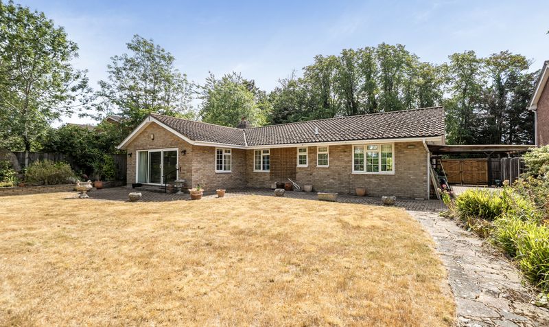 Warwick Gardens, Ashtead, KT21
