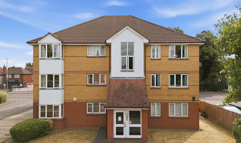 2 Bedroom Apartment For Sale &ndash; Bedford Road, Chestnut Court Bedford Road, SG5
