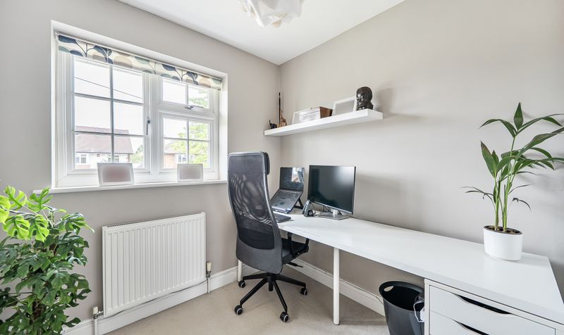 Petters Road, Ashtead, KT21