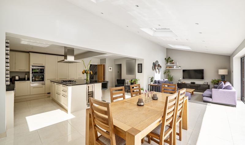 Petters Road, Ashtead, KT21