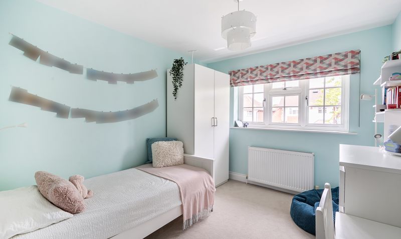 Petters Road, Ashtead, KT21