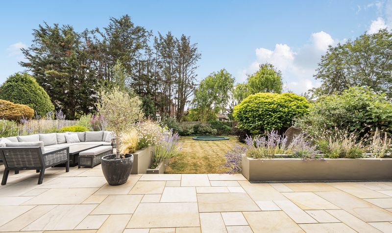 Petters Road, Ashtead, KT21