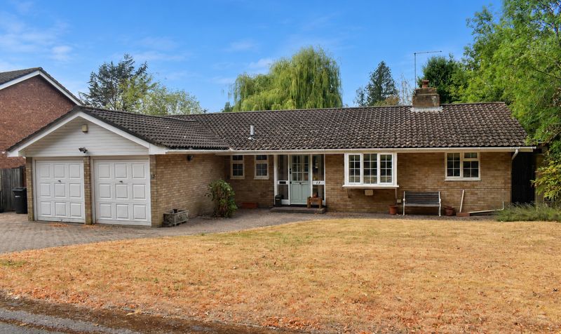 Warwick Gardens, Ashtead, KT21