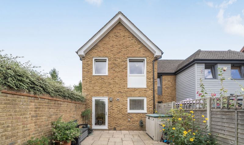 Pelman Way, Epsom, KT19