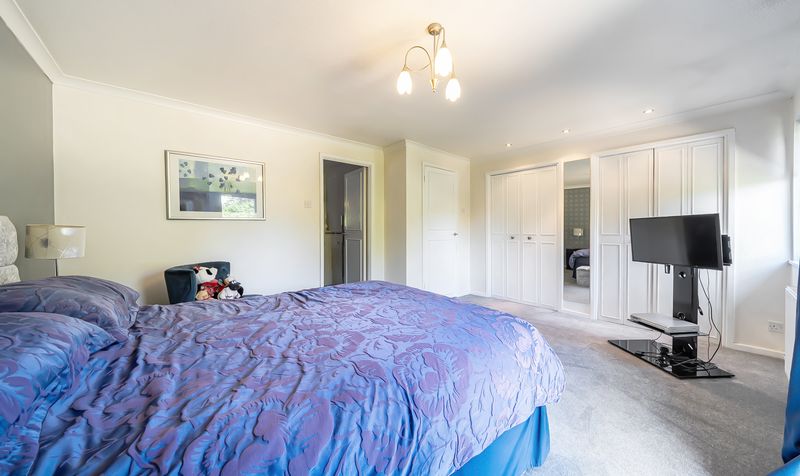 Hillcrest Close, Epsom, KT18