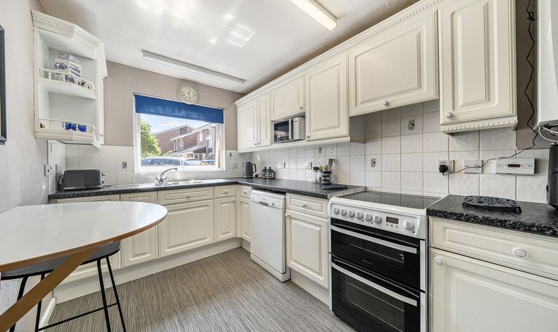 Hillcrest Close, Epsom, KT18