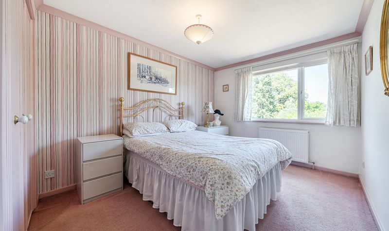 Hillcrest Close, Epsom, KT18