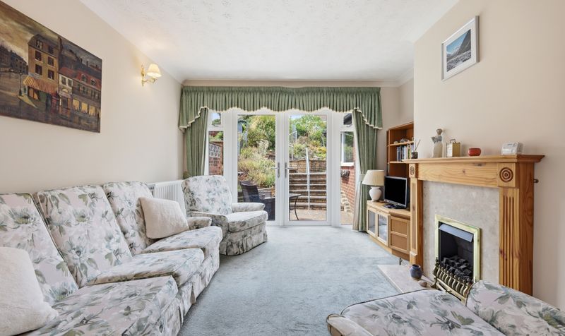 2 Bedroom Bungalow For Sale &ndash; Manor Crescent, Hitchin, SG4 2
