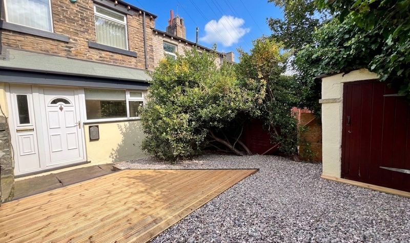 Blackmoorfoot Road, Huddersfield, HD4