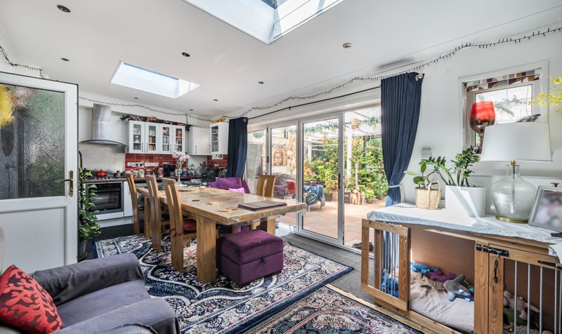 Clare Crescent, Leatherhead, KT22