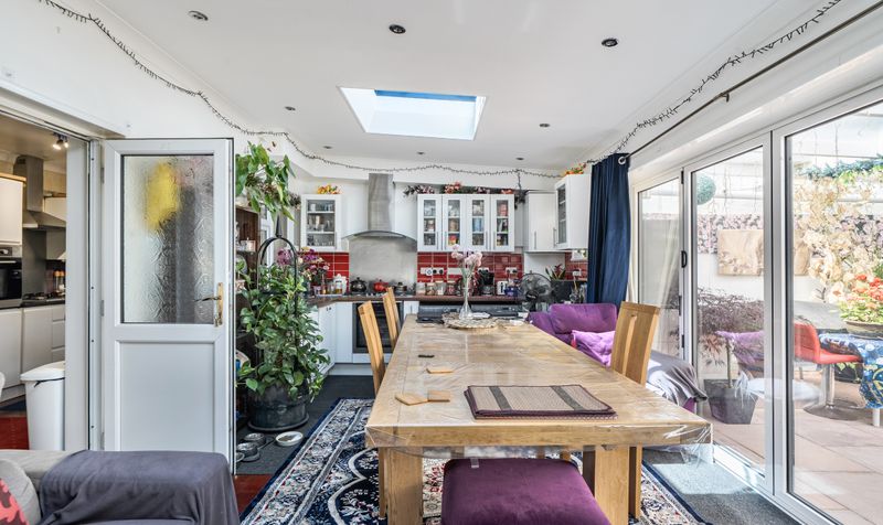 Clare Crescent, Leatherhead, KT22