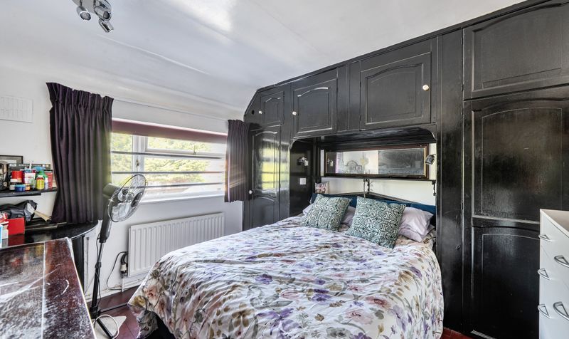 Clare Crescent, Leatherhead, KT22