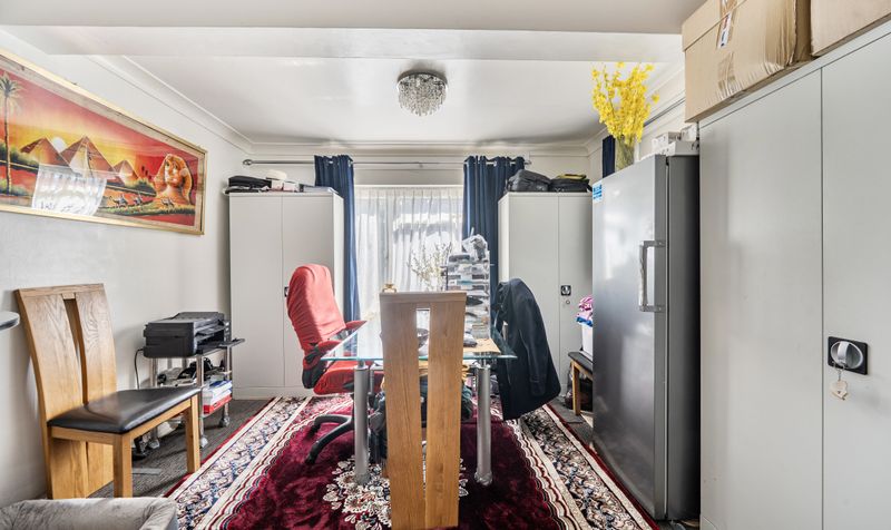 Clare Crescent, Leatherhead, KT22