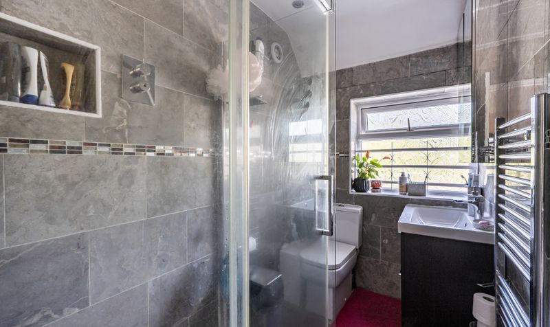 Clare Crescent, Leatherhead, KT22