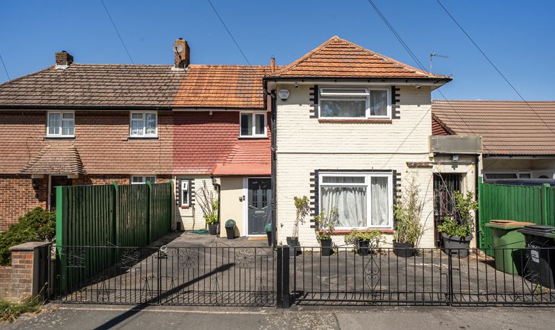 Clare Crescent, Leatherhead, KT22