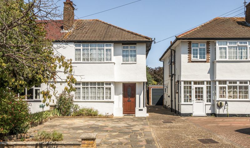 Elmstead Close, Epsom, KT19