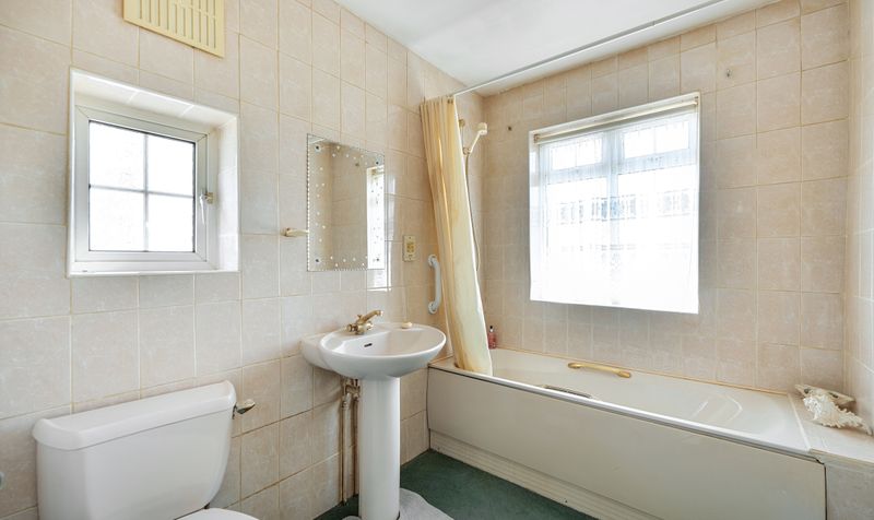 Elmstead Close, Epsom, KT19